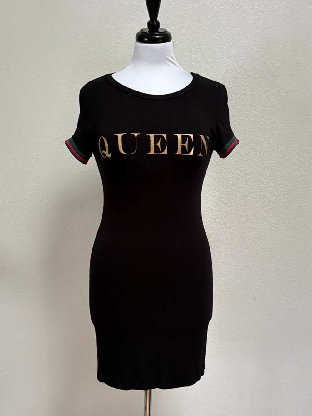 QUEEN Black Graphic T-Shirt Dress